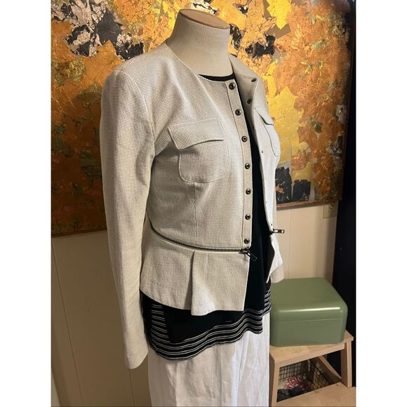 Cabi style# 205 Black & White Zip Line Peplum Jacket 8 - Picture 4 of 9